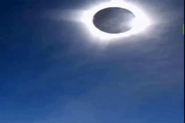 solar-eclipse-in-antarctica