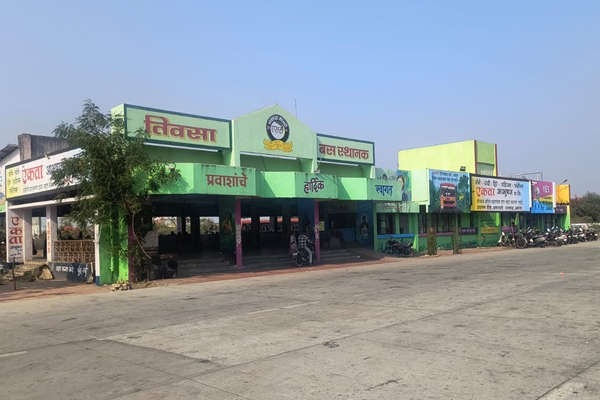 पोलिस ठाण्यात