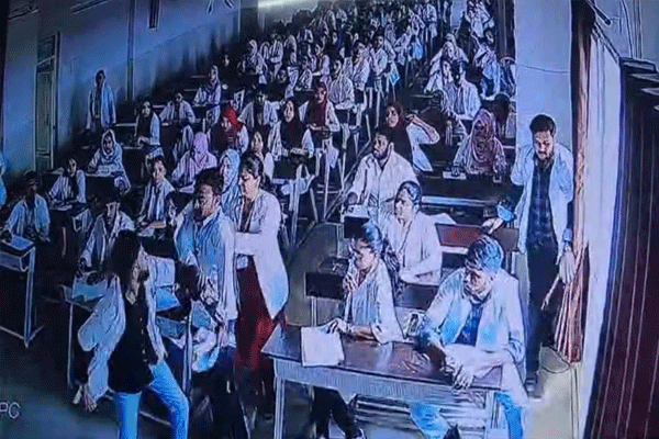 student-beats-up-supervisor