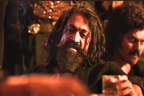 A Fairy Tale for Grownups, Yash, Kiara Advani, Geetu Mohandas, Ranveer Singh, Dhurandhar 2