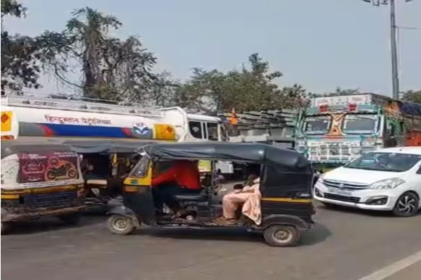 Nashik childbirth, rickshaw delivery,