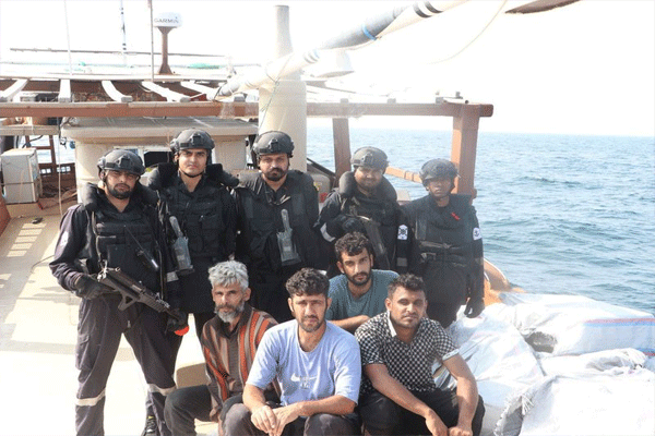 foreign-boat-seized-near-dwarka foreign-boat-seized-near-dwarka