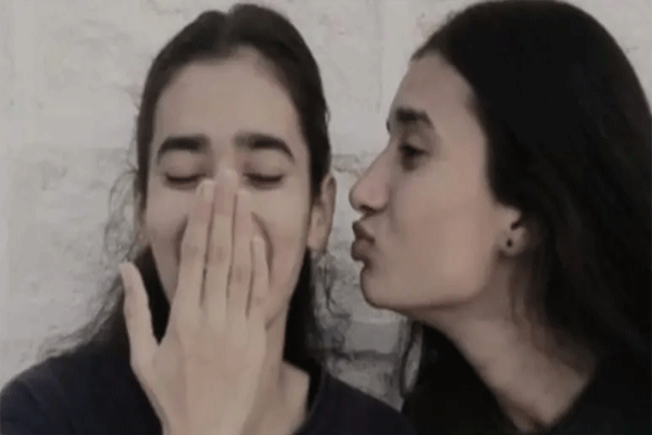 लग्नाची वरात येण्याआधीच निघाली अंत्ययात्रा; दोन बहिणींच्या मृत्यूमागे अनेक प्रश्नचिन्हे