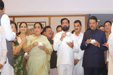 सरकारच्या चहापानावर विरोधकांचा बहिष्कार