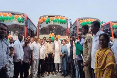 हिंगणघाट आगाराला मिळाल्या चार नवीन बसेस