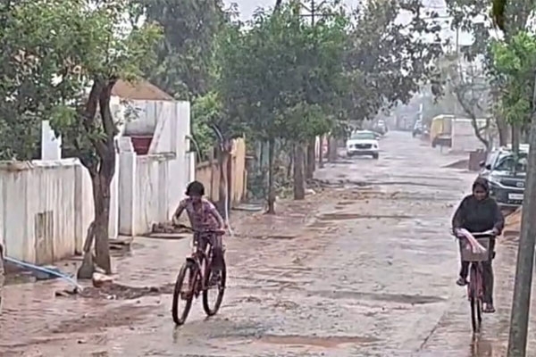  Unseasonal rain, heavy rainfall in Gondia,