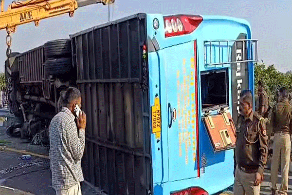 lucknow-bus-accident lucknow-bus-accident