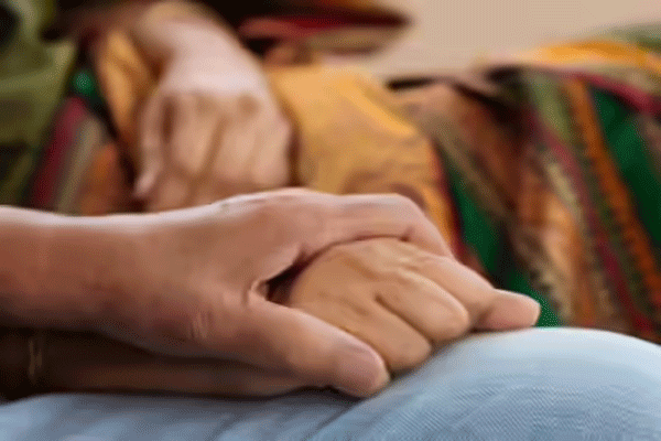 “मला काकाची बायको व्हायचंय! युवतीचे मावशीच्या नवऱ्यासोबत प्रेमसंबंध आणि...