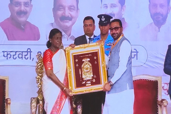 राष्ट्रपती द्रोपदी मुर्म राष्ट्रपती द्रोपदी मुर्म