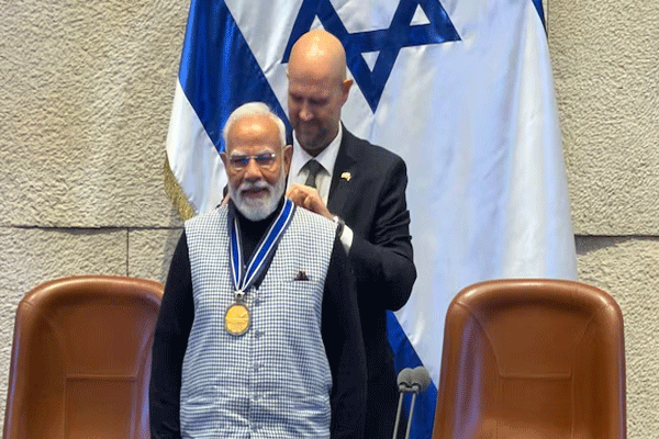 modi-receives-highest-honor-from-israel modi-receives-highest-honor-from-israel