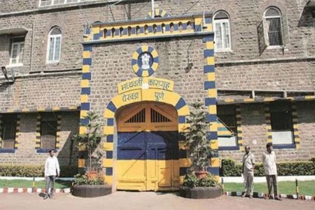 कैद्यांचा कारनामा 'थेट मोबाईल गिरोह'