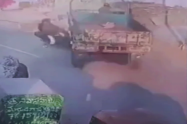 tractor-hit-bike-telangana