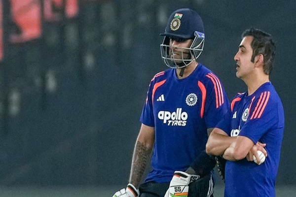coaches-gambhir-and-surya