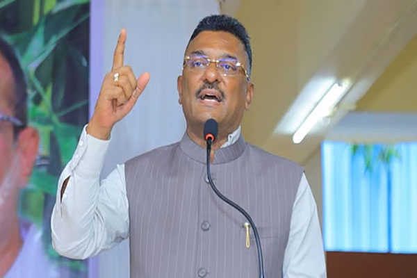 illegal passenger transport Maharashtra Pratap Sarnaik transport directive,