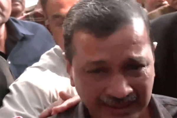 kejriwal-started-crying-after-court-acquitted