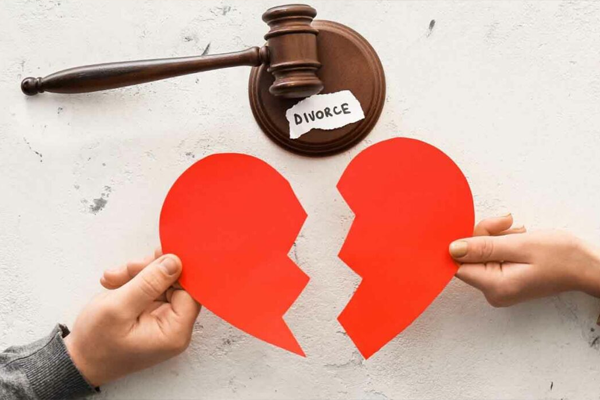 घटस्फोट 