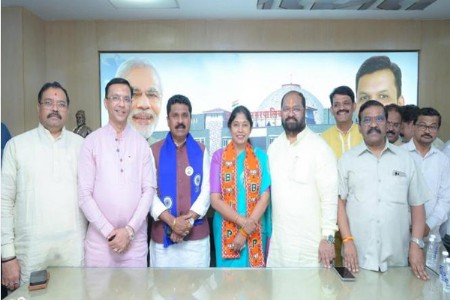 पुण्याच्या ५८व्या व १०व्या महिला महापौर मंजुषा नागपुरे