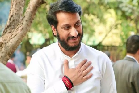 आरोपांची 'होळी' पार्थ पवारांना मोठा दिलासा.... राजकारणात 'भूकंप'