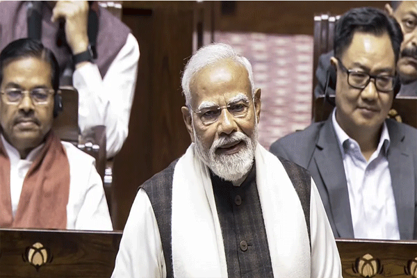 पीएम मोदींच्या भाषणात व्यापारापासून काँग्रेस टीकापर्यंत थेट मुद्दे