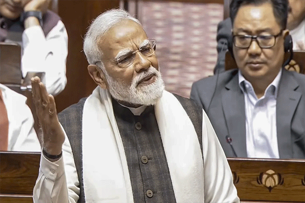 राज्यसभेत पीएम मोदींचा काँग्रेसवर 'कबर खोदण्याच्या' नाऱ्यावर जोरदार हल्ला