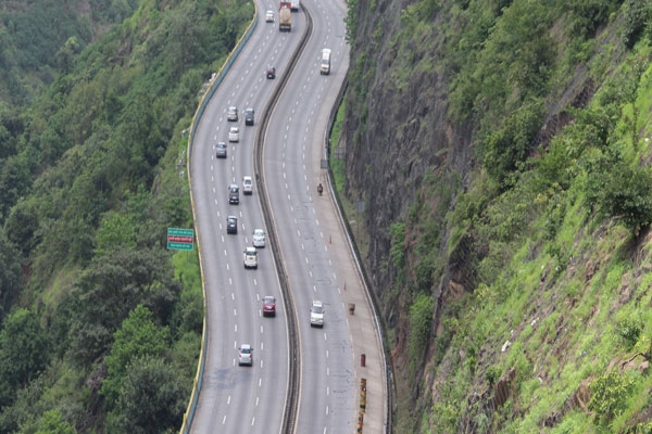 Mumbai Pune Expressway