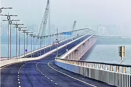 गंभीर चिंतेची लहर मुख्यमंत्री फडणवीस यांना पत्र