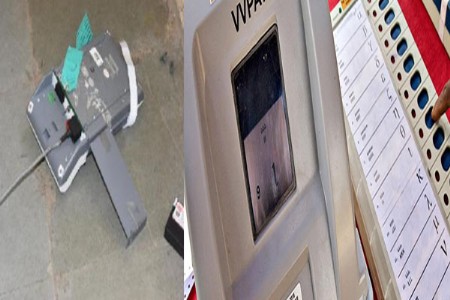 तणाव निर्माण मतदान केंद्रावर ईव्हीएमची तोडफोड