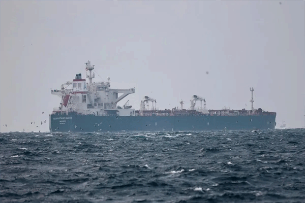 iran-attacks-omani-oil-tanker iran-attacks-omani-oil-tanker