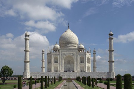 ताजमहलवर ड्रोनची नजर गोंधळ निर्माण