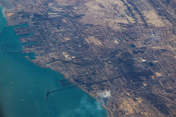 iran-closes-strait-of-hormuz iran-closes-strait-of-hormuz