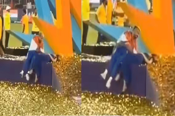 तिरंगा खांद्यावर, मैदानावर गैरवर्तन; पंड्या गर्लफ्रेंडसोबत मैदानातच झोपला, VIDEO