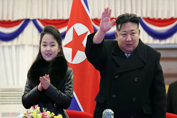 kim-jong-un-watched-missile-test-with-daughter kim-jong-un-watched-missile-test-with-daughter