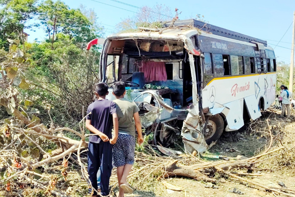 बस अकॅसिडेंट 