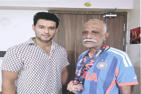 video-of-shivam-dubey-and-his-father video-of-shivam-dubey-and-his-father