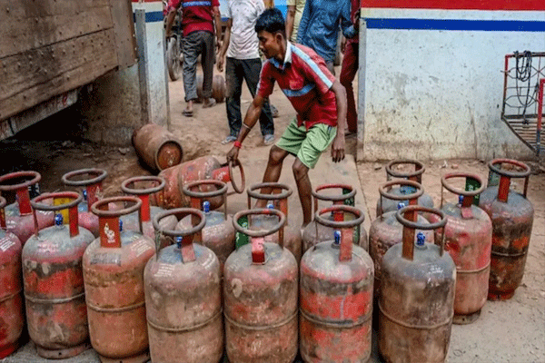 maharashtra-decision-on-gas-cylinder