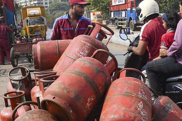 LPG shortage India, Uttar Pradesh LPG crisis,