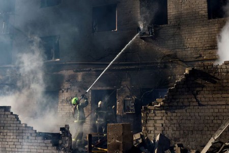 एम्सटर्डममधील यहूदी शाळेजवळ जोरदार स्फोट