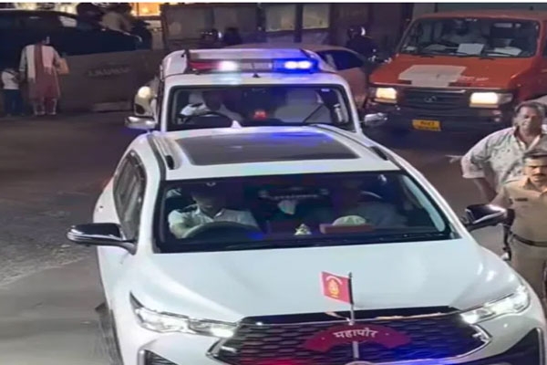 BMC Mayor, Ritu Tawde, new official car, flashing lights,