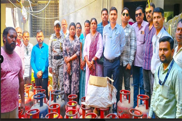 gas cylinder black market, Pusad police action