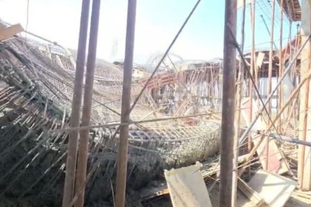 साईबाबा मंदिराच्या भक्तनिवासात स्लॅब कोसळून ७ कामगार जखमी