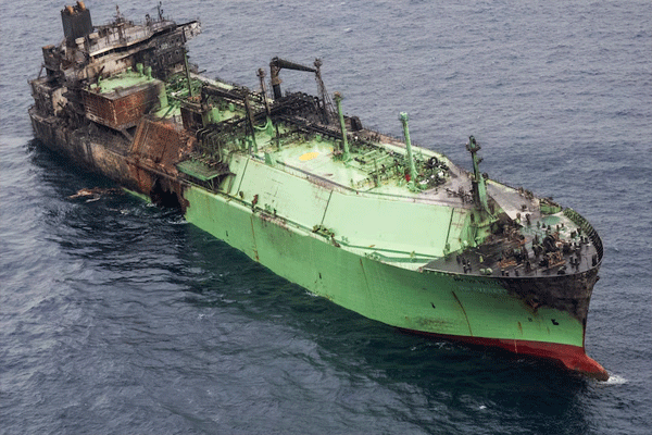 russian-tanker-floating-without-crew
