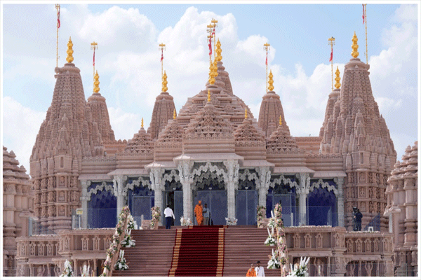 अबू धाबीचे मंदिर भारतीयांसाठी ठरले देवदूत