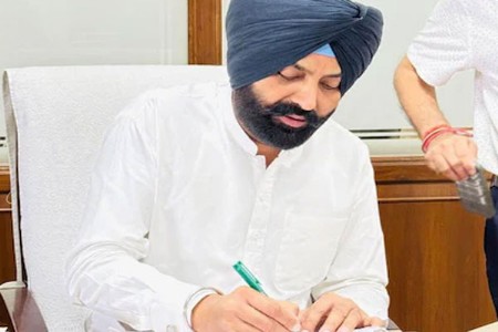 पंजाबमध्ये कॅबिनेटमधील मंत्र्यांचा तडकाफडकी राजीनामा