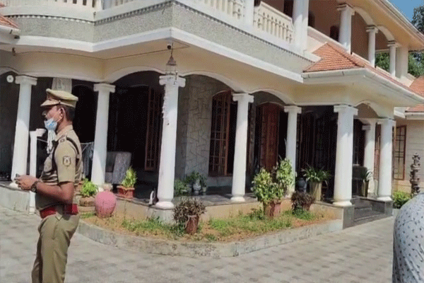 kochi-family-suicide