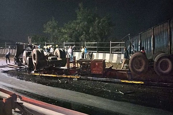 Pune Jambhulwadi bridge accident