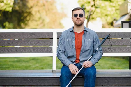 स्वाभिमानाची वाटचाल : अंध दाम्पत्याची जिद्द