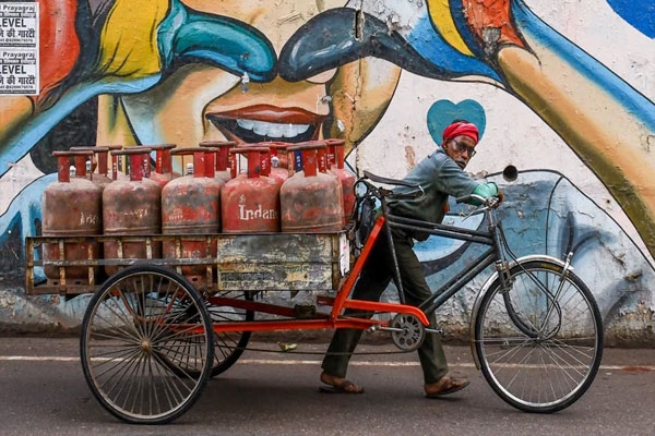 Domestic cylinders will be of 10 kg