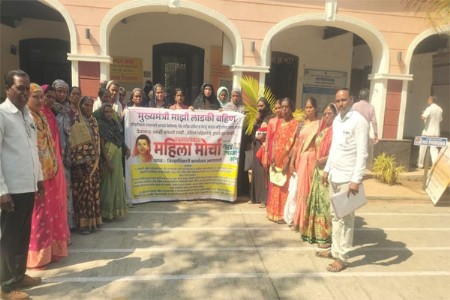 जिल्हाकचेरीवर ‘मुख्यमंत्री सावत्र बहीण’ मोर्चा