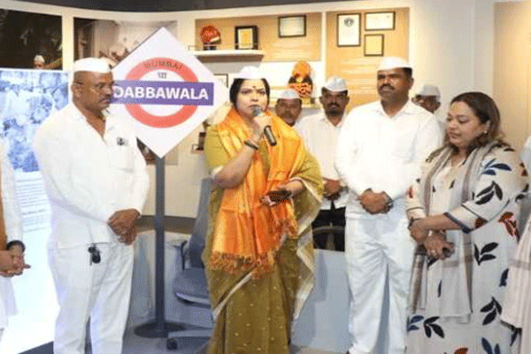 डबेवाल्यांना १०५ ई-बाइक्स, महापौर तावडेंची मोठी घोषणा!