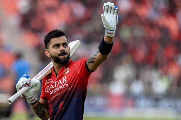 विराट कोहली बनला RCB साठी थ्रोडाउन स्पेशालिस्ट! VIDEO